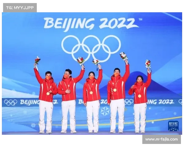 冬奥冠军跨界挑战跳水 表演赛惊艳亮相引全场热议