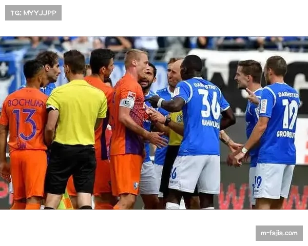 海登海姆对阵波鸿比赛中，主场大屏首次实时展示来自流媒体端观众的“助威弹幕”